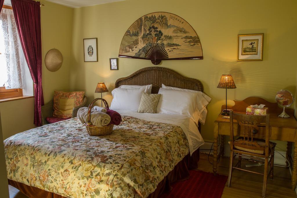 Gite Au Croissant De Lune Bed & Breakfast Quebec City Phòng bức ảnh