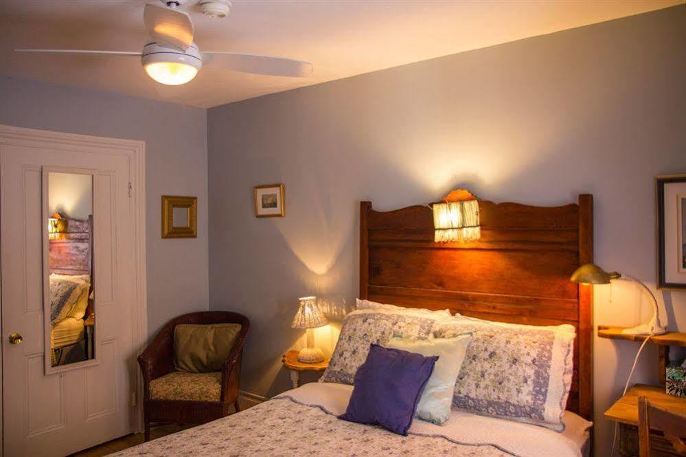 Gite Au Croissant De Lune Bed & Breakfast Quebec City Ngoại thất bức ảnh